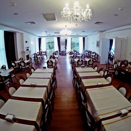 ילובה White Palace Hotel מראה חיצוני תמונה
