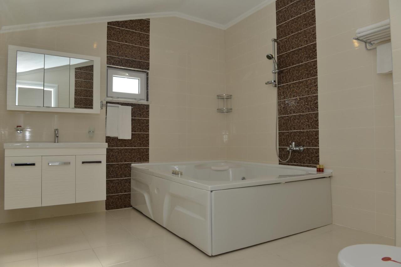 ילובה White Palace Hotel מראה חיצוני תמונה