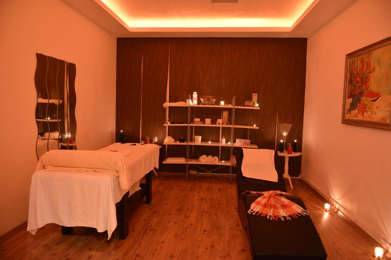 ילובה White Palace Hotel מראה חיצוני תמונה